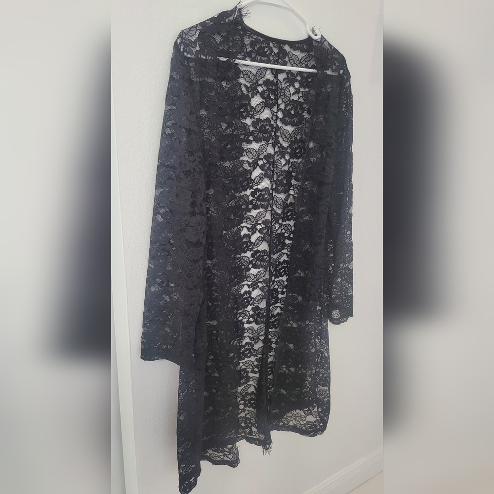 Elegant Black Lace Women's Cardigan - Picture 2 of 5